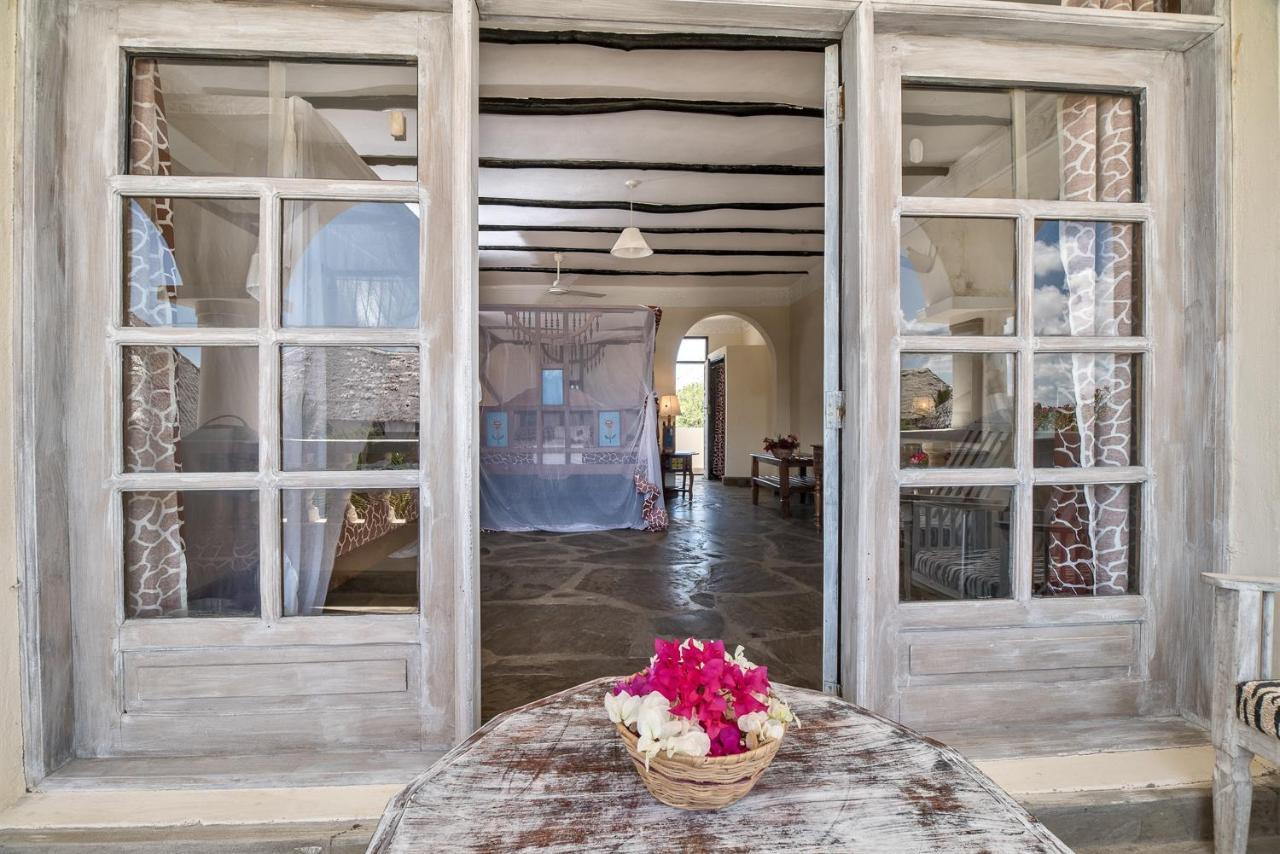 Jacaranda Beach Resort Watamu Exterior foto