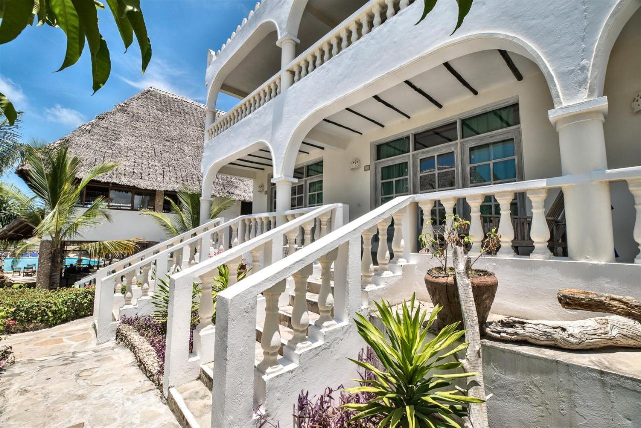 Jacaranda Beach Resort Watamu Exterior foto