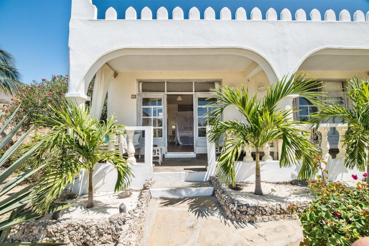 Jacaranda Beach Resort Watamu Exterior foto