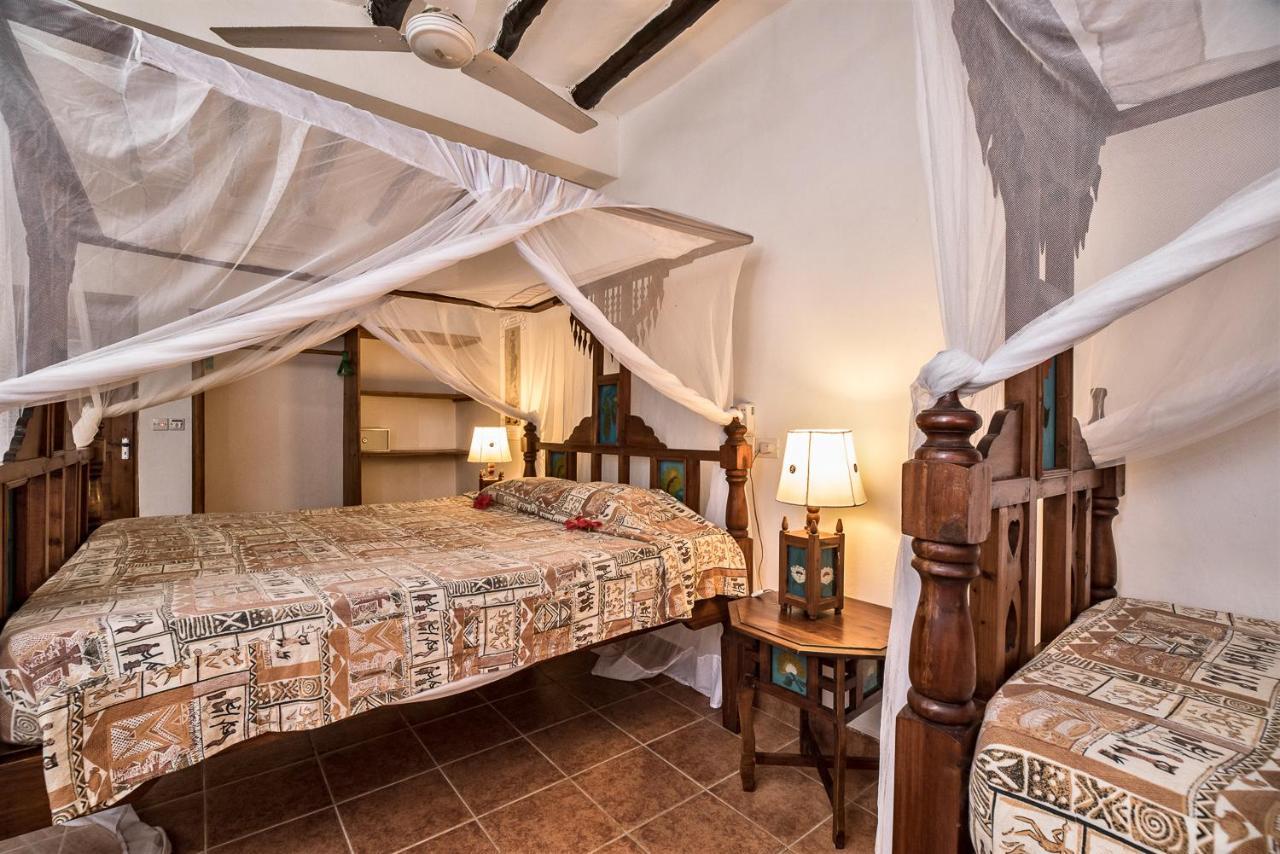 Jacaranda Beach Resort Watamu Exterior foto