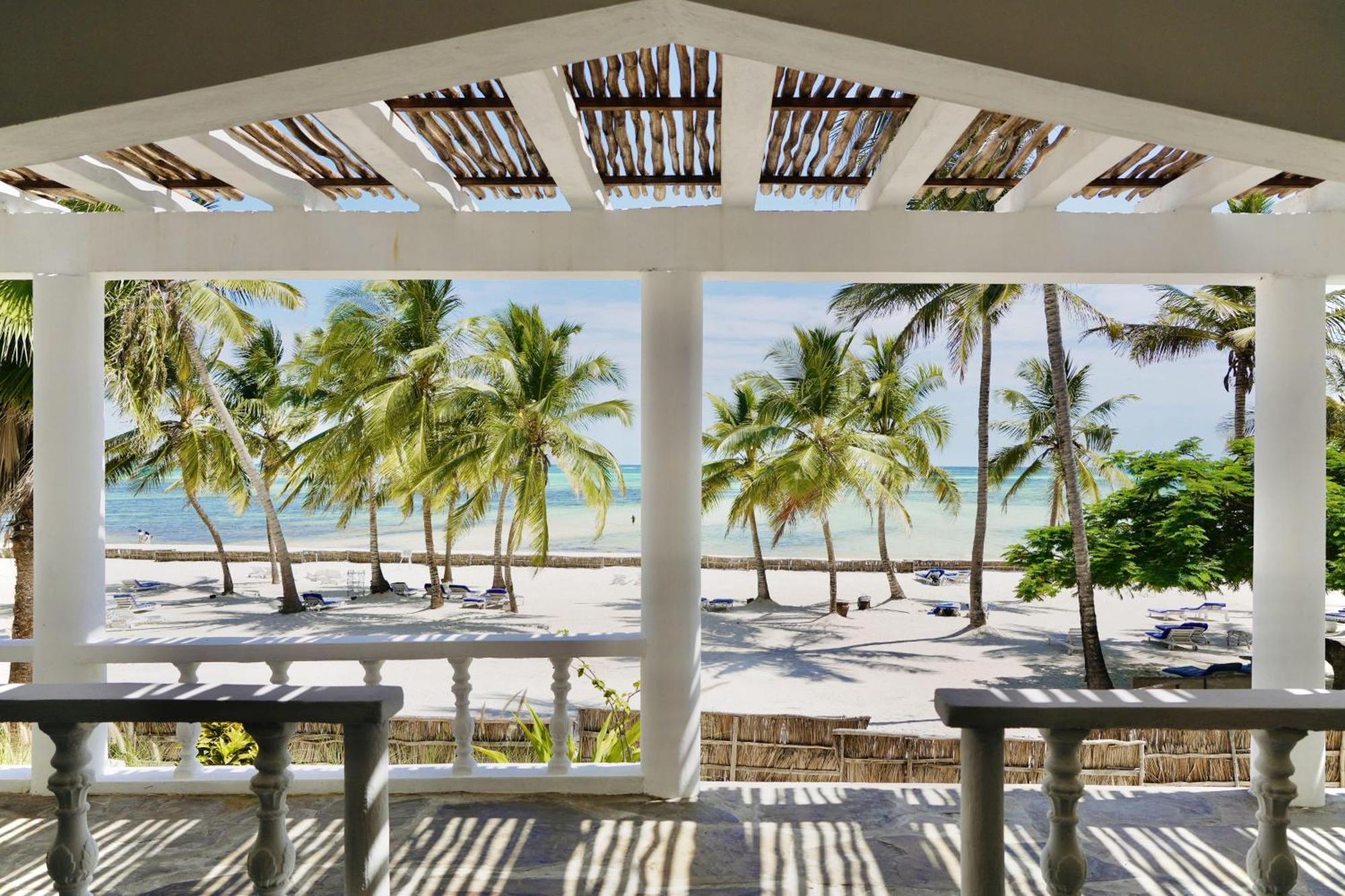 Jacaranda Beach Resort Watamu Exterior foto