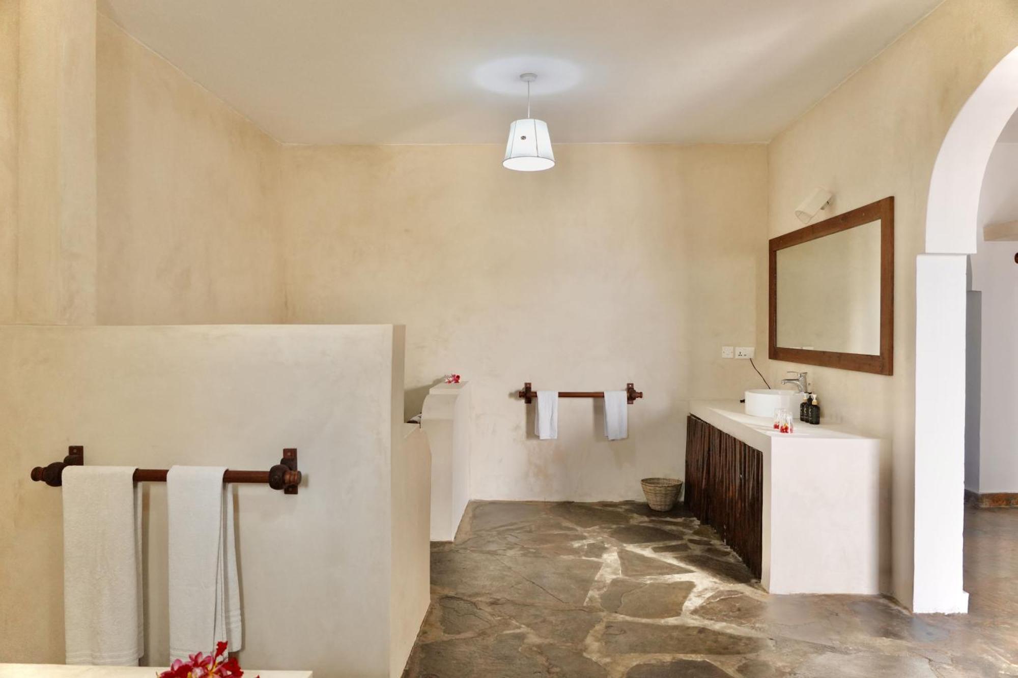 Jacaranda Beach Resort Watamu Exterior foto