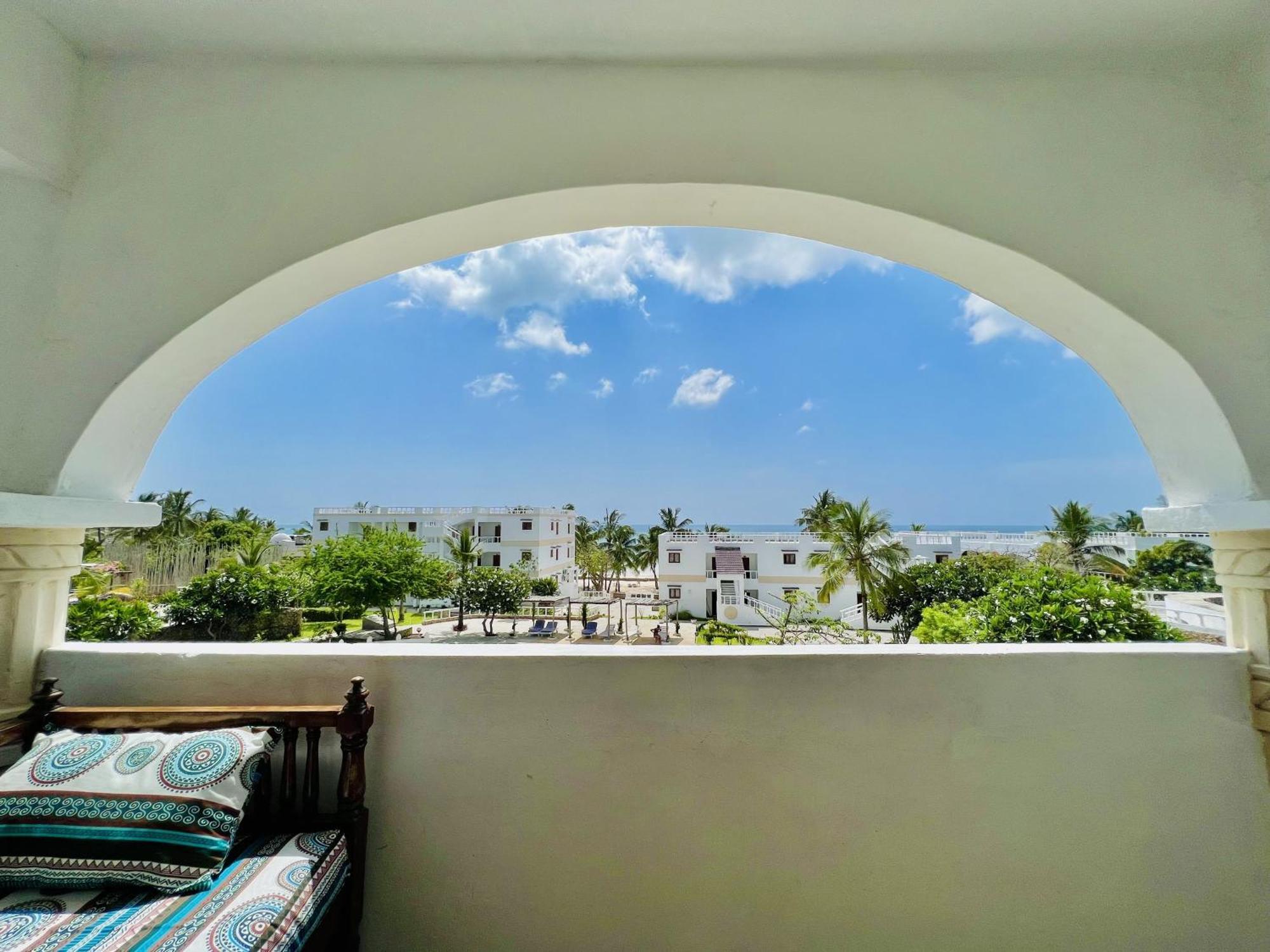 Jacaranda Beach Resort Watamu Exterior foto